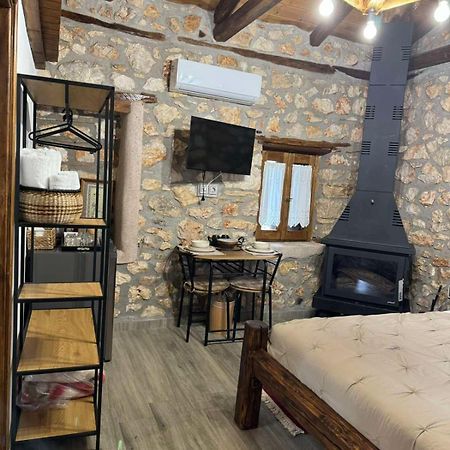 Traditional Stone Guesthouse Agios Ioannis (Corinthia) Exterior foto
