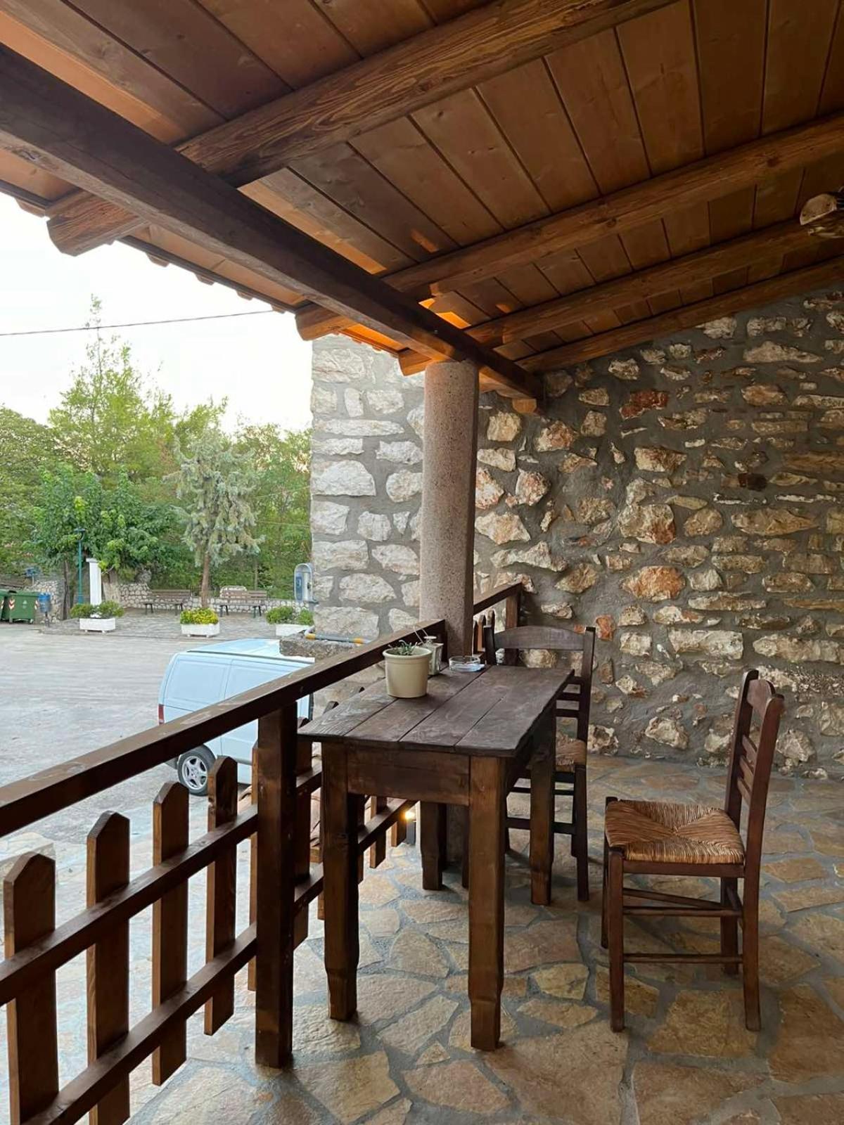 Traditional Stone Guesthouse Agios Ioannis (Corinthia) Exterior foto