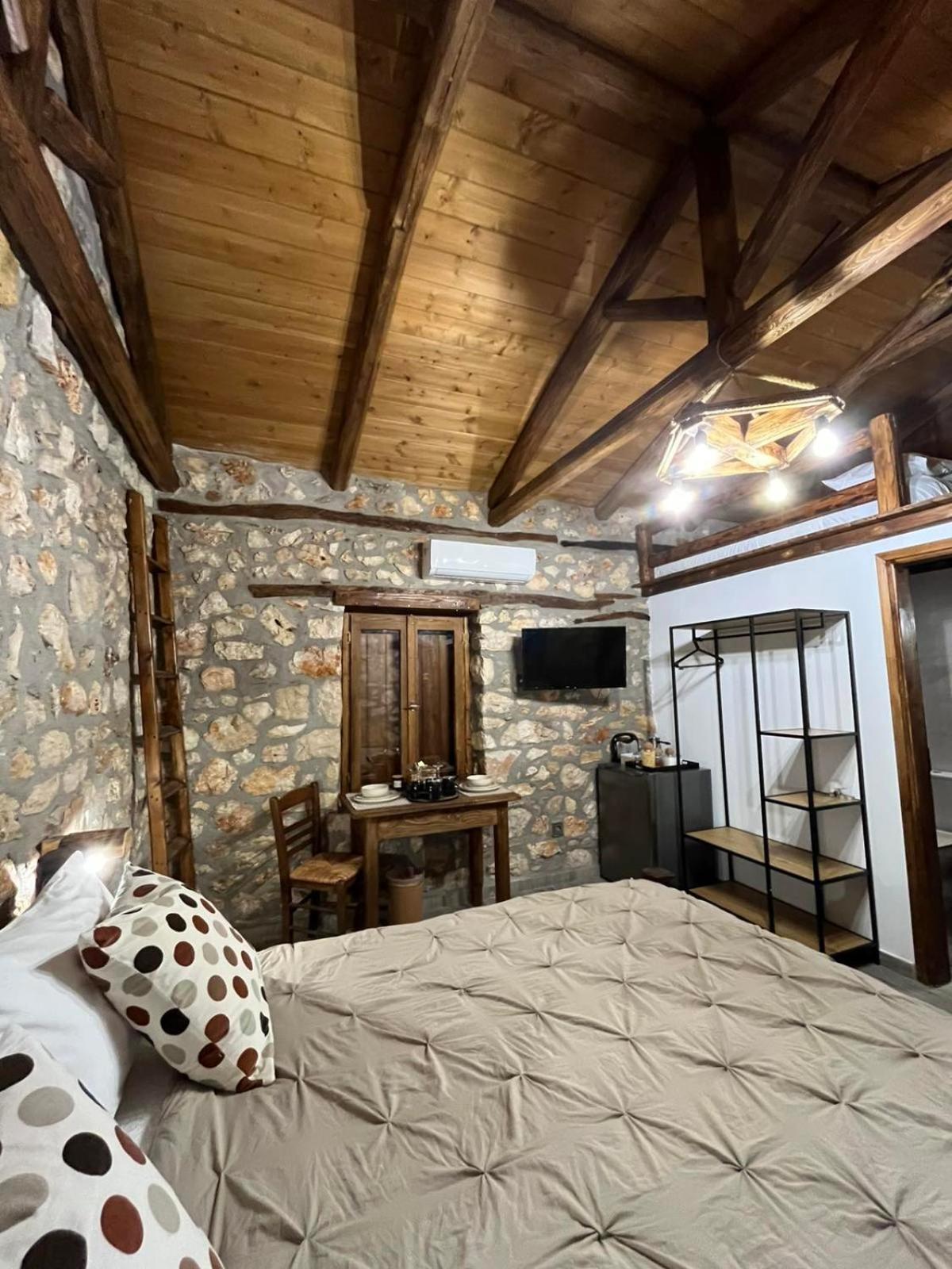 Traditional Stone Guesthouse Agios Ioannis (Corinthia) Exterior foto